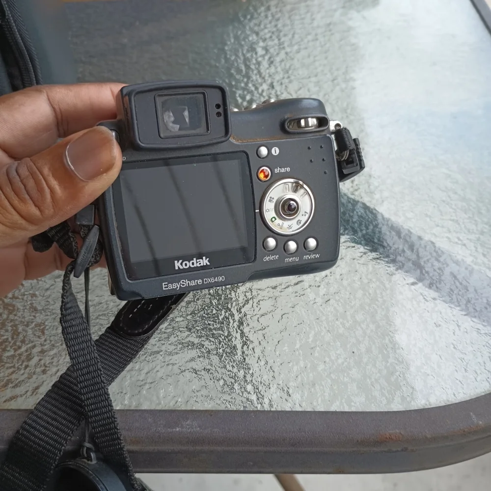 KODAK EASYSHARE DX6490 DIGITAL CAMERA W/ 10X ZOOM TESTED w/bag